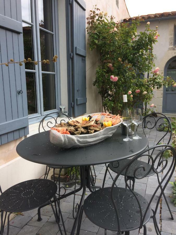 La Rochelle L'ile De Re Autrement Holiday home
